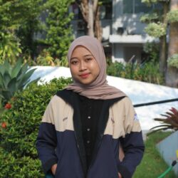 Staf Divisi UI/UX Pradita Padya P.